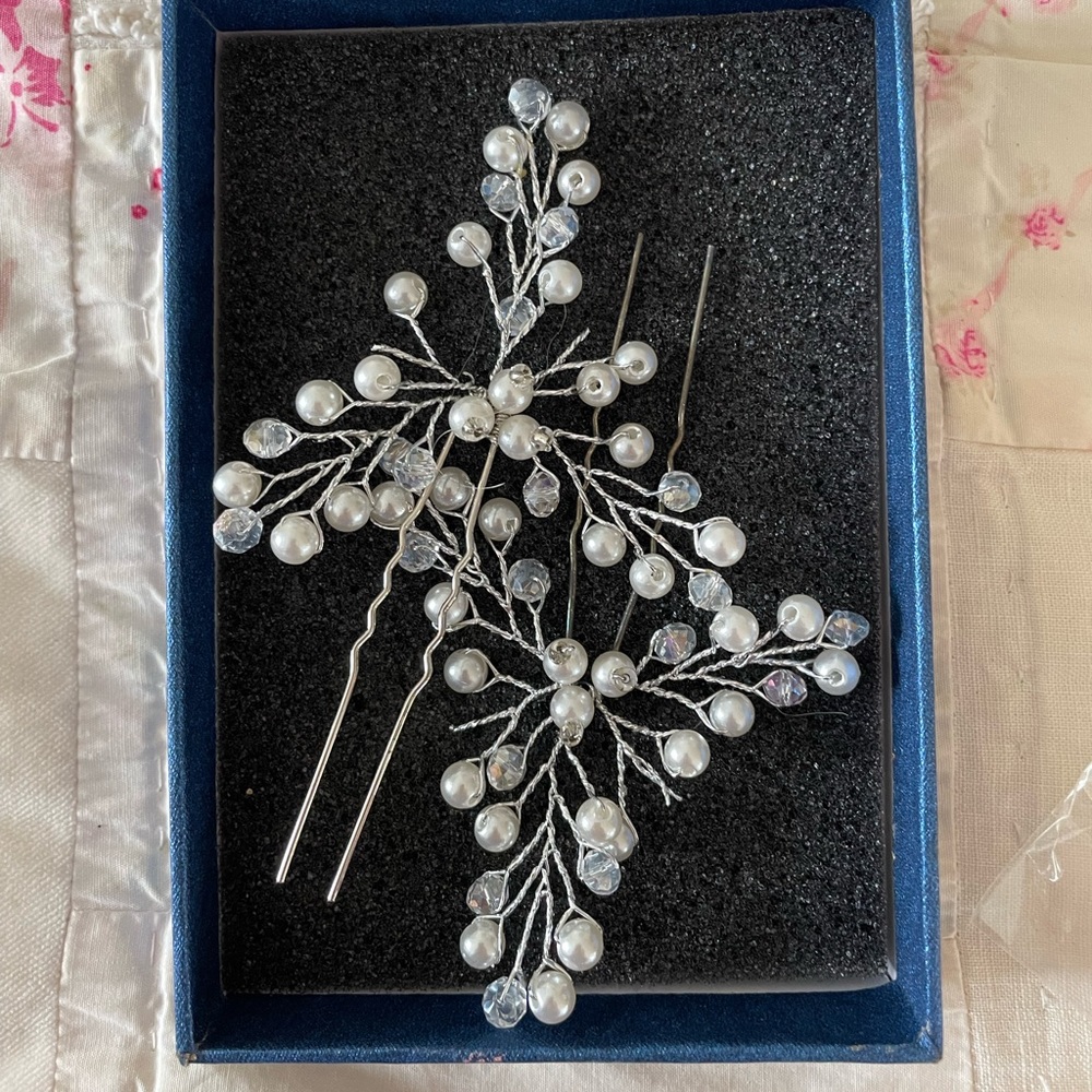 Bridal hair pin set